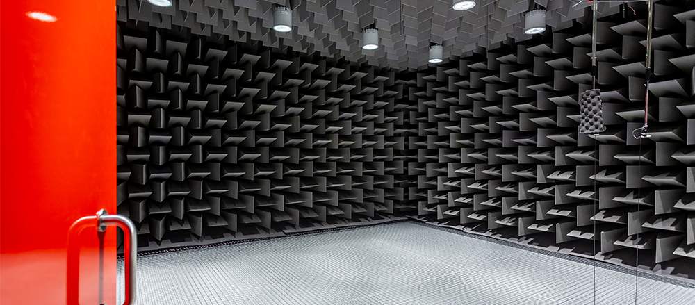 Akustiska kilar i Anechoic Chamber